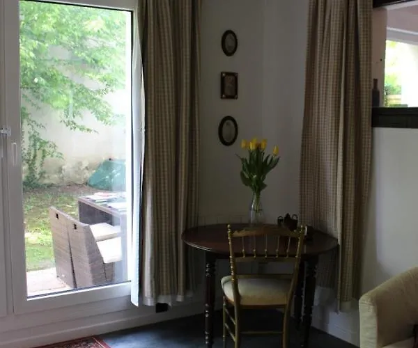 דירה Le Garden Victoria - Canal & Cathedrale -30m2 & Garden